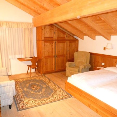 Chalet Ciasa Alexander San Cassiano  Esterno foto