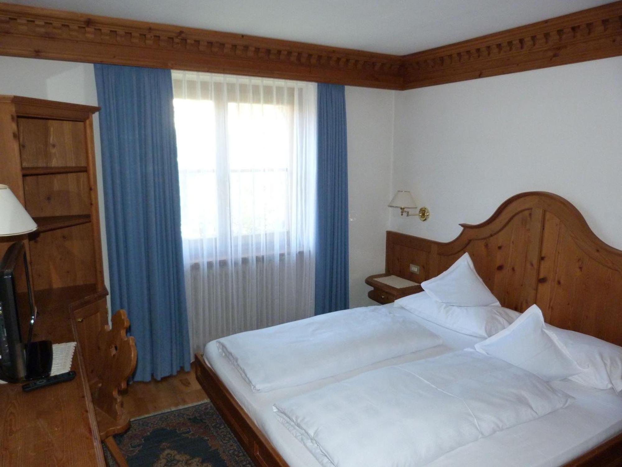 Chalet Ciasa Alexander San Cassiano  Esterno foto