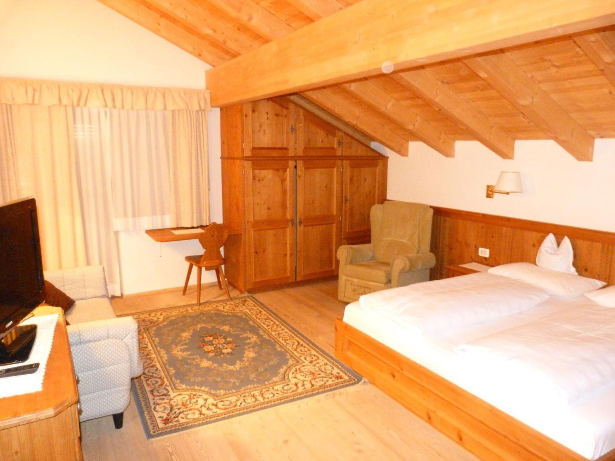 Chalet Ciasa Alexander San Cassiano  Esterno foto