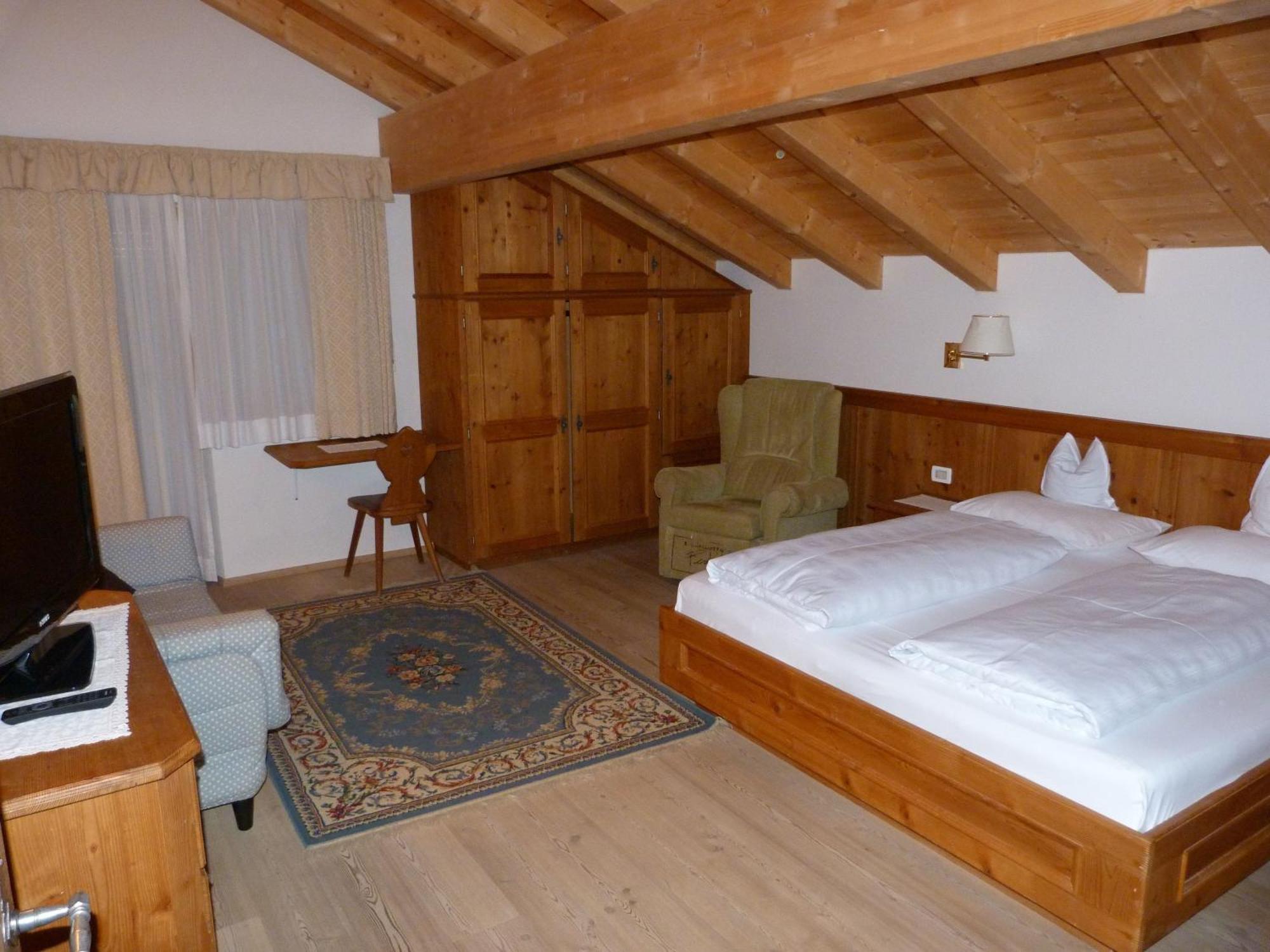 Chalet Ciasa Alexander San Cassiano  Esterno foto